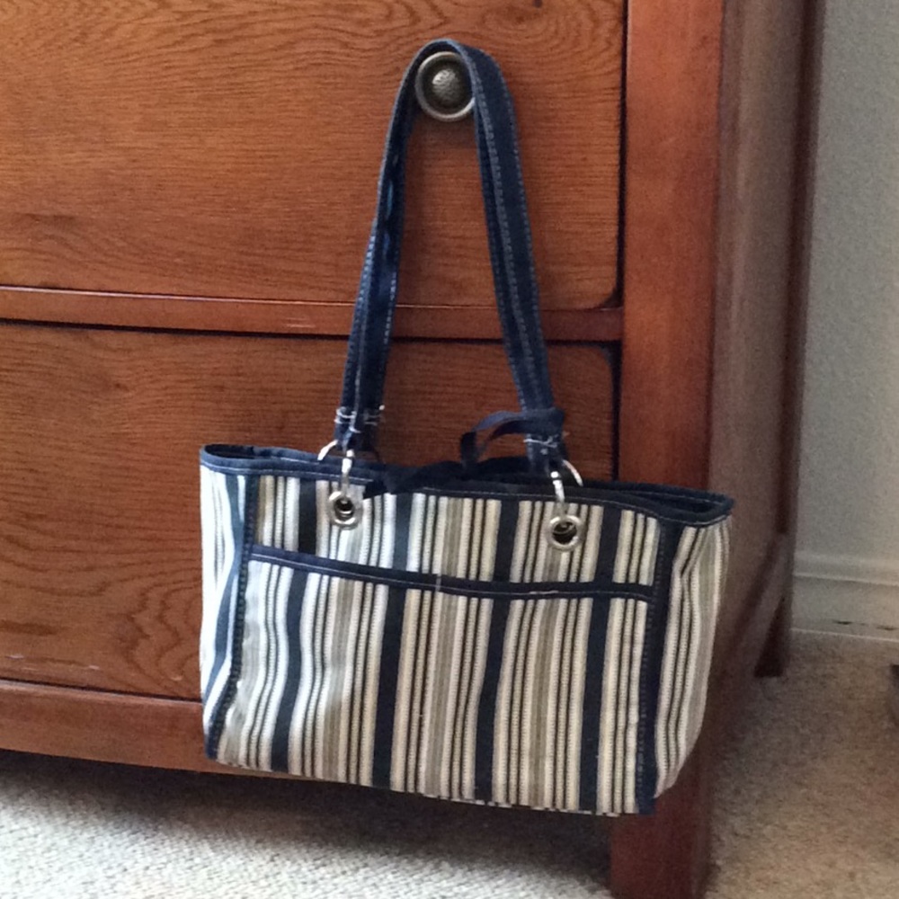 Small tote - Picture 2 of 2